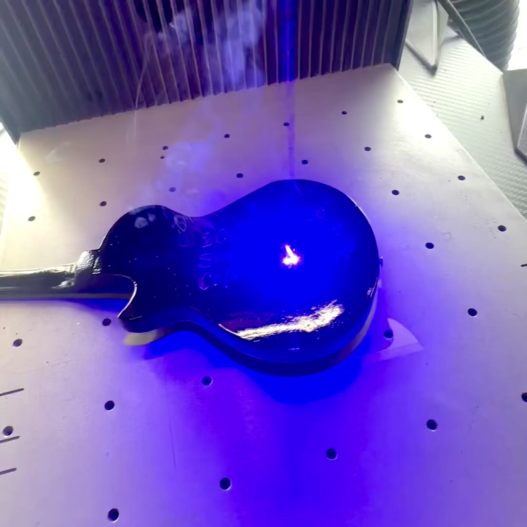 Mini guitare Metallica James Hetfield