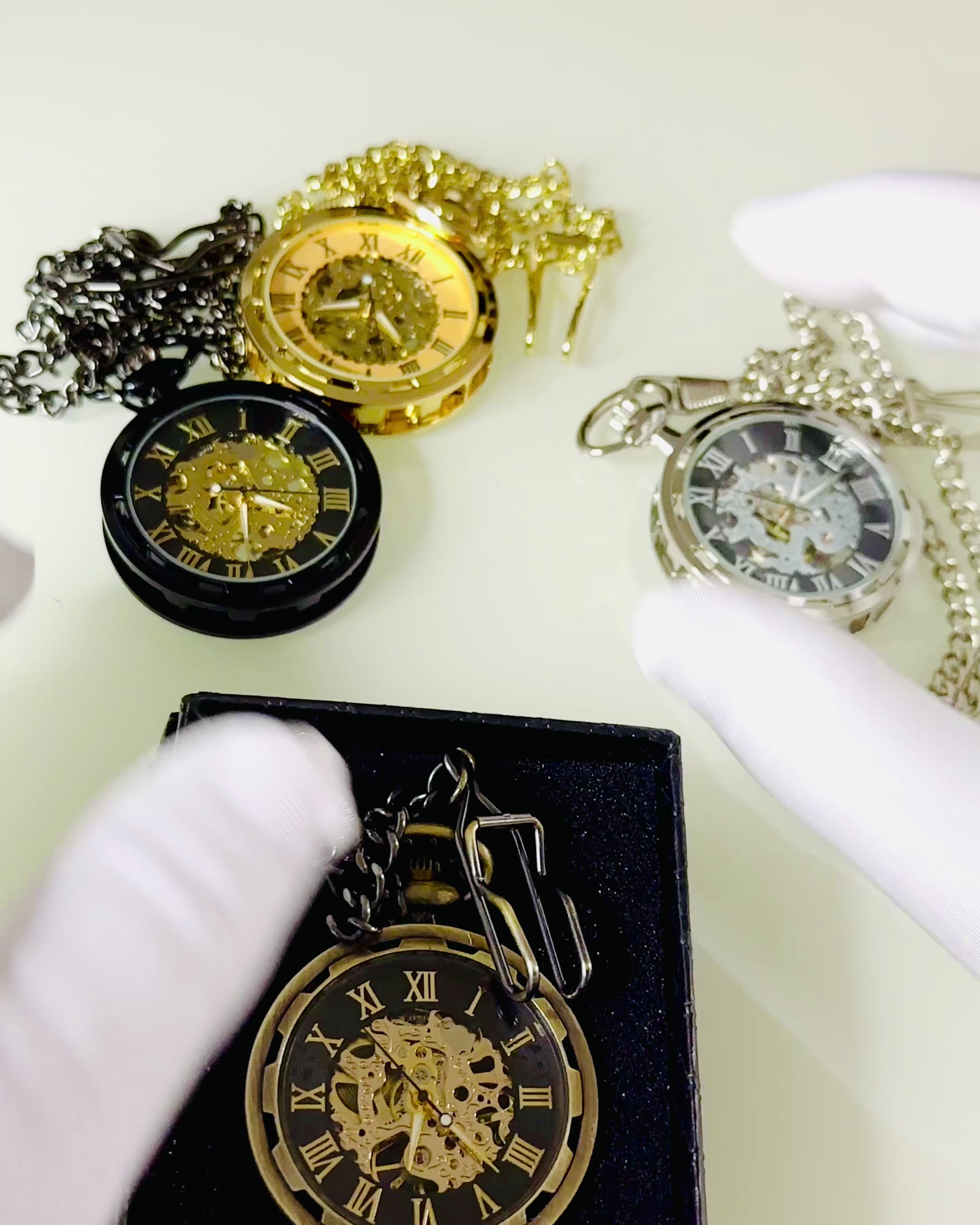 Silver Exclusive Mechanical Pocket Watch in Retro Style, Waterproof - Elegance for Every Occasion, with Engraving