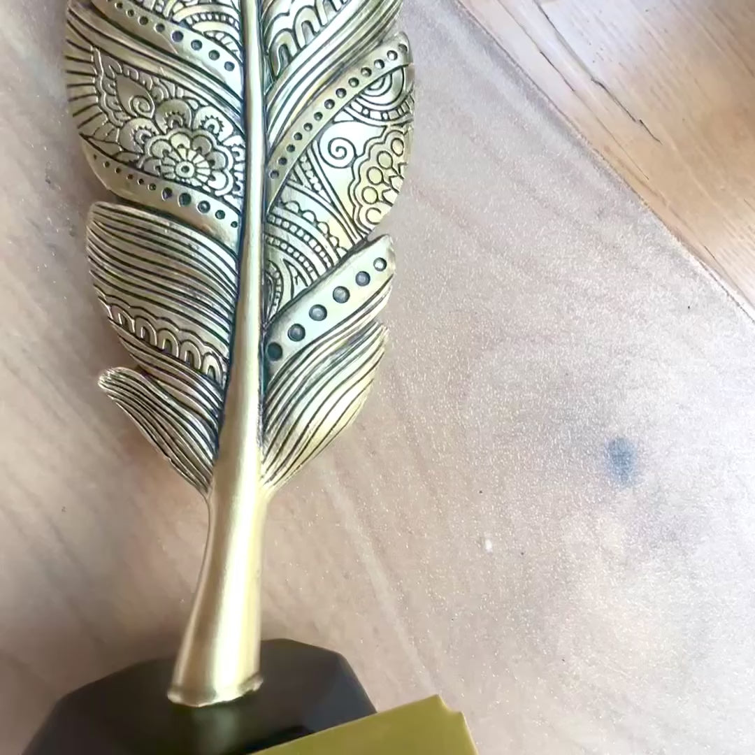 Goldene dekorative Feder 30,7 cm mit Gravurmöglichkeit