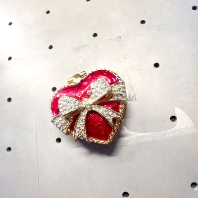 Metal jewelry box shaped like a heart with crystals, red-gold-silver, customizable engraving, perfect for a romantic gift, dimensions 4.8 x 4 x 2.5 cm