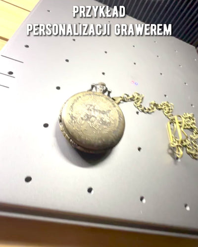 Orologio da Tasca Classico al Quarzo con Mappa del Mondo – Ciondolo con Catena in Stile Vintage per Lei e per Lui, incisione