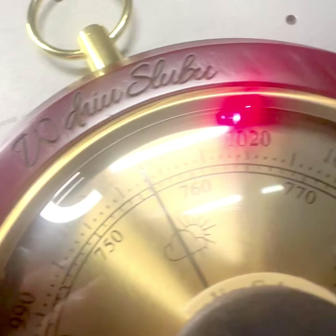 Station météo 3 en 1 YG386 avec gravure - Thermomètre, baromètre et hygromètre élégants dans un boîtier en bois rond