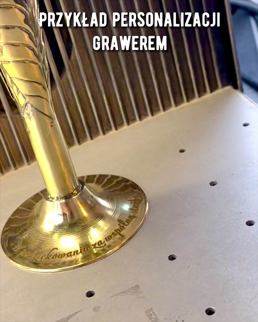 Calice "o Spirito dell’Artigianato" in corno di bufalo e ottone – realizzato a mano in India, 22 cm, possibilità di personalizzazione con incisione per regalo