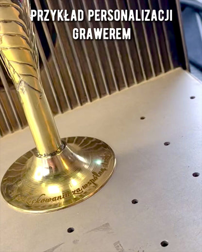 Calice "o Spirito dell’Artigianato" in corno di bufalo e ottone – realizzato a mano in India, 22 cm, possibilità di personalizzazione con incisione per regalo