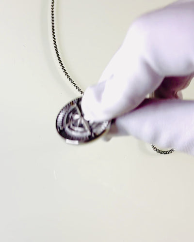 Collier avec Boussole – Bijoux Forgés en Acier Inoxydable pour Hommes et Femmes en Deux Couleurs, avec Gravure