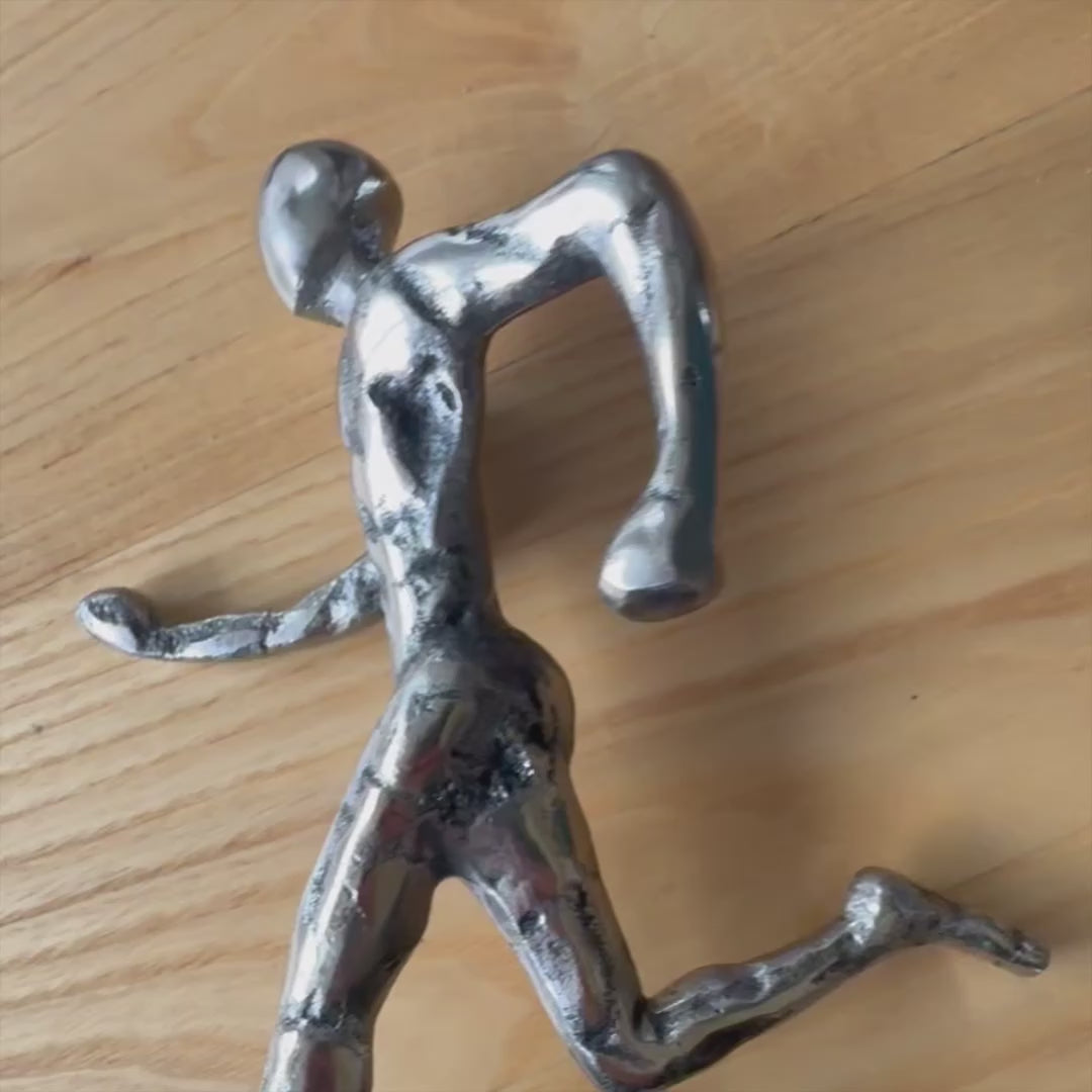 Statuette Läufer, Metallfigur mit Gravur