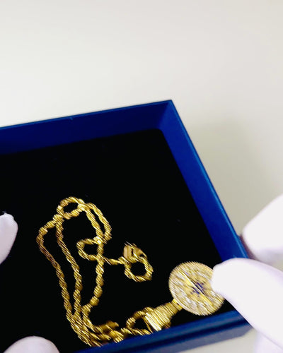 Collana con Pendente Bussola in Stile Glamour con Zirconi per Donne e Uomini - 2 varianti a scelta, personalizzazione con incisione per regalo