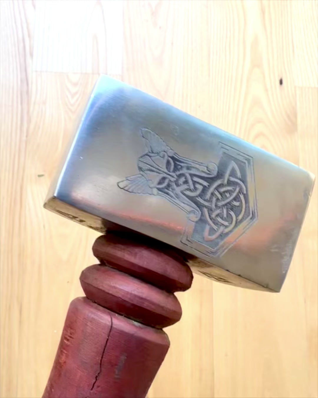 Mjölnir-Hammer der Skalden – 33 cm, handgeschmiedeter Wikingerhammer mit Gravur-Option