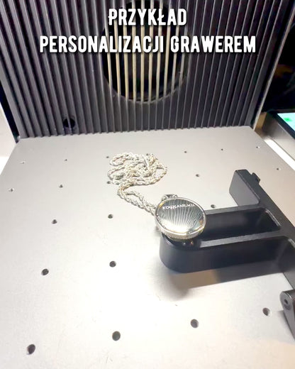 Necklace with Glamour Style Compass Pendant with Zirconia for Women and Men - 2 variants to choose from, personalization with engraving for a gift