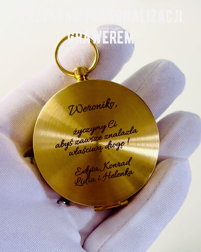 Boussole de Navigation Style Rétro – Instrument Portable et Précis pour Déterminer la Direction pour Voyageurs et Explorateurs. Gravure, personnalisation.