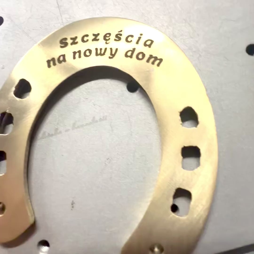 Glückshufeisen aus Messing 15 cm mit Gravurmöglichkeit - elegantes Glücksgeschenk