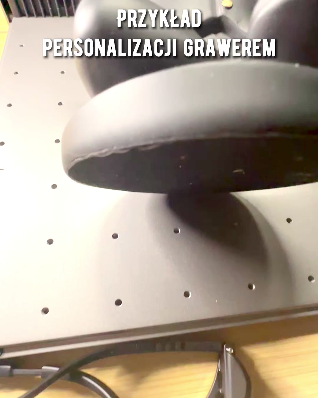 Figurina Bulldog Elegance - Esclusivo portabicchieri, possibilità di personalizzazione con incisione