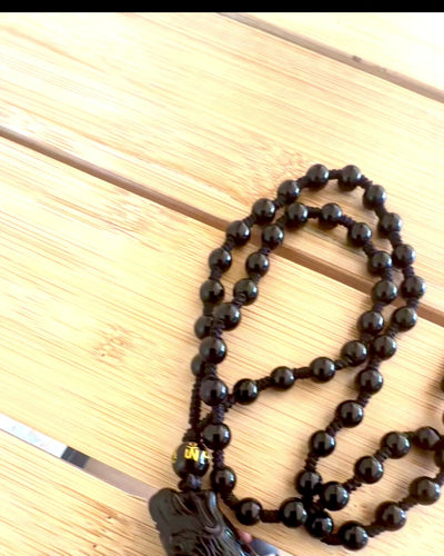 Jadeit-Wolfzahn - Amulett der Stärke und des Schutzes, mit der Möglichkeit zur Personalisierung durch Gravur als Geschenk