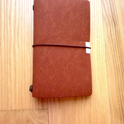 Carnet de voyage en cuir avec gravure personnalisée