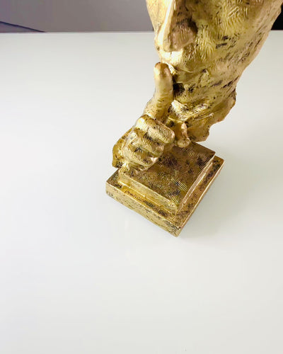 Homme Réfléchi – Sculpture Abstraite de Style Moderne