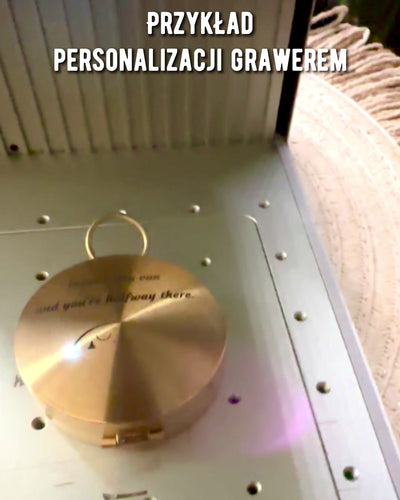 Boussole de Navigation Style Rétro – Instrument Portable et Précis pour Déterminer la Direction pour Voyageurs et Explorateurs. Gravure, personnalisation.