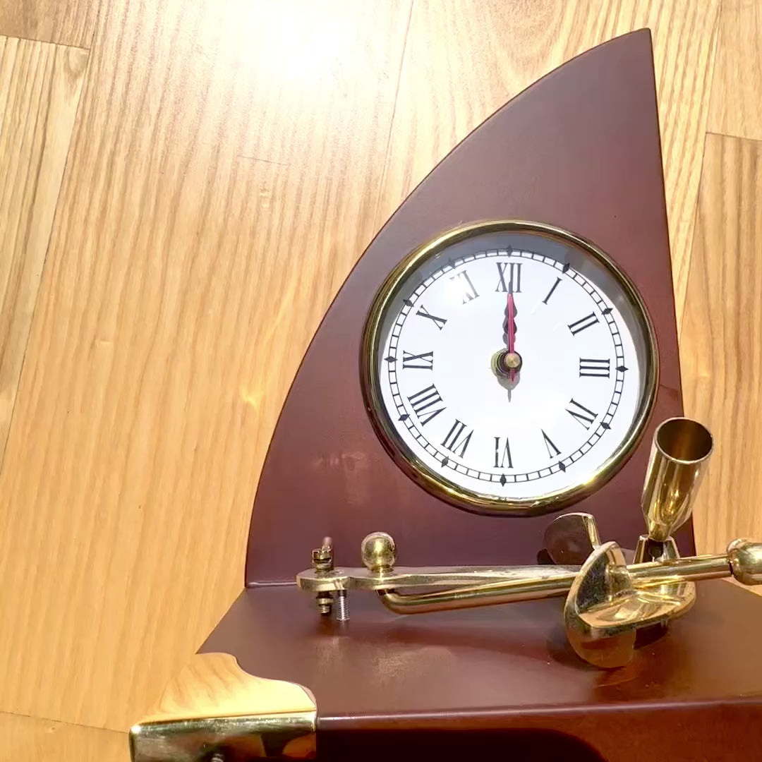 Elegant Nautical Desk Set Clock and Pen Holder Made of Brass and Lacquered Wood – Personalized Engraving – Perfect Gift for a Boss or Vintage Style Enthusiast – Dimensions 16 x 12.5 x 23 cm