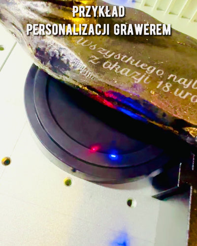 "Czarny Galop" - Elegant Horse Figurine with Engraving Option