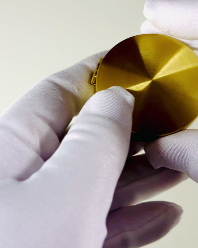 Boussole de Navigation Style Rétro – Instrument Portable et Précis pour Déterminer la Direction pour Voyageurs et Explorateurs. Gravure, personnalisation.