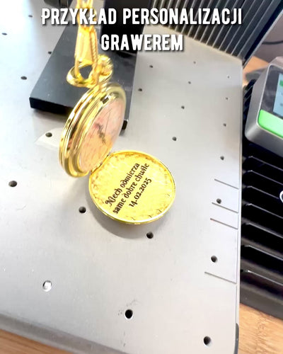 Montre de poche couleur or de style rétro avec possibilité de gravure