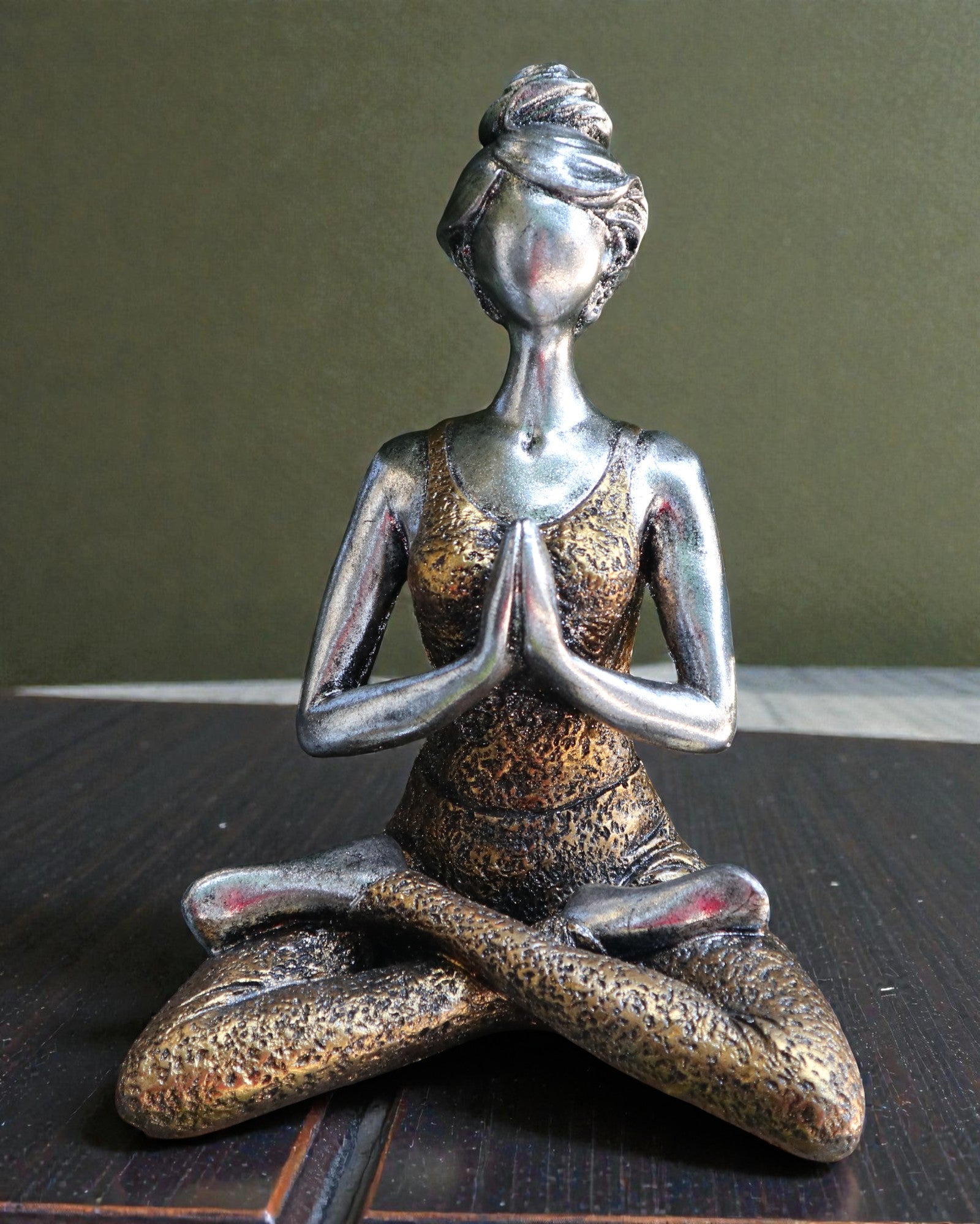 Frauenfigur 24 cm – Yoga Silber-Goldene Balance