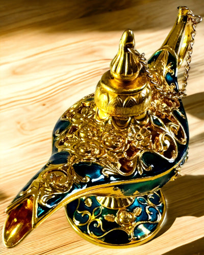 Petite Lampe d'Aladin Faite à la Main - Artisanat Artistique en Métal pour la Décoration de la Maison, gravure